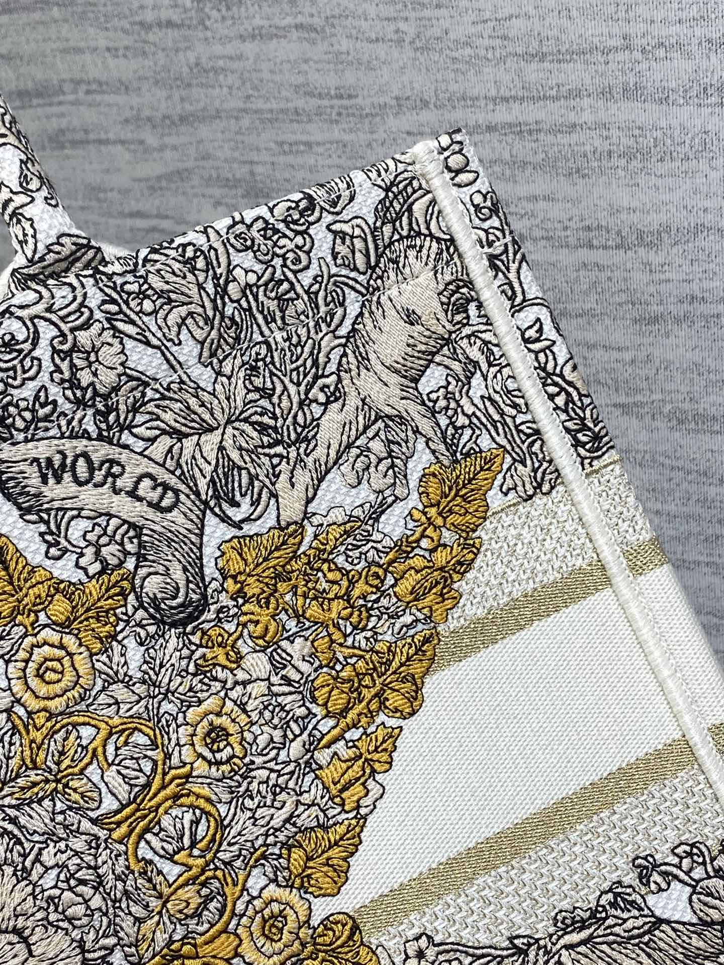 Mittlere 36-Buchtasche aus farbenfrohem Canvas 226304