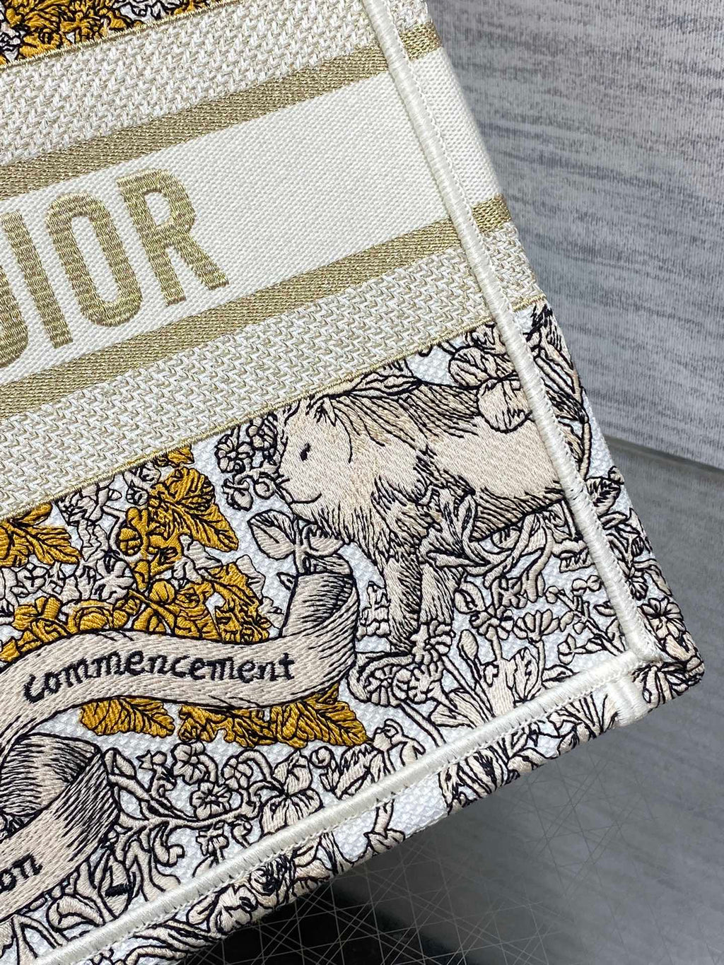 Mittlere 36-Buchtasche aus farbenfrohem Canvas 226304