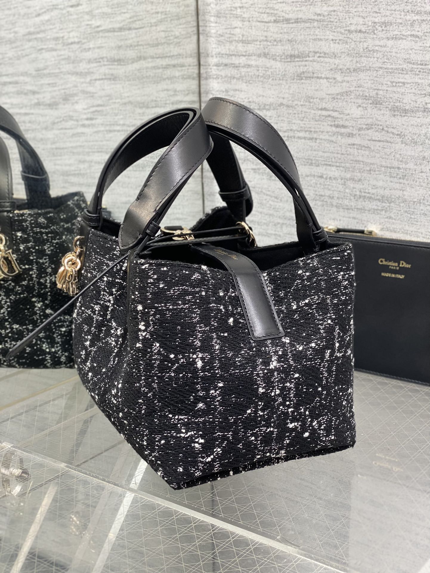 MINI 23 TOUJOURS TASCHE IN SCHWARZ-MIX WEISSEM CANNAGE-TWEED MIT GOLDENEN BESCHLÄGEN