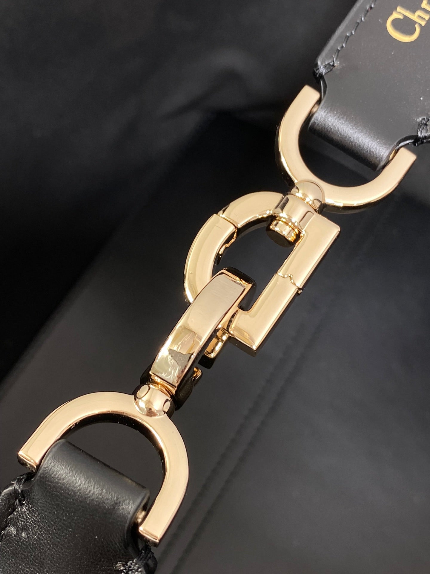 MITTELGROSSE 28 TOUJOURS TASCHE IN SCHWARZ-WEISSEM CANNAGE-TWEED MIT GOLDENEN BESCHLÄGEN