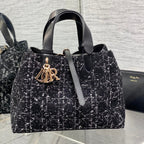 MITTELGROSSE 28 TOUJOURS TASCHE IN SCHWARZ-WEISSEM CANNAGE-TWEED MIT GOLDENEN BESCHLÄGEN
