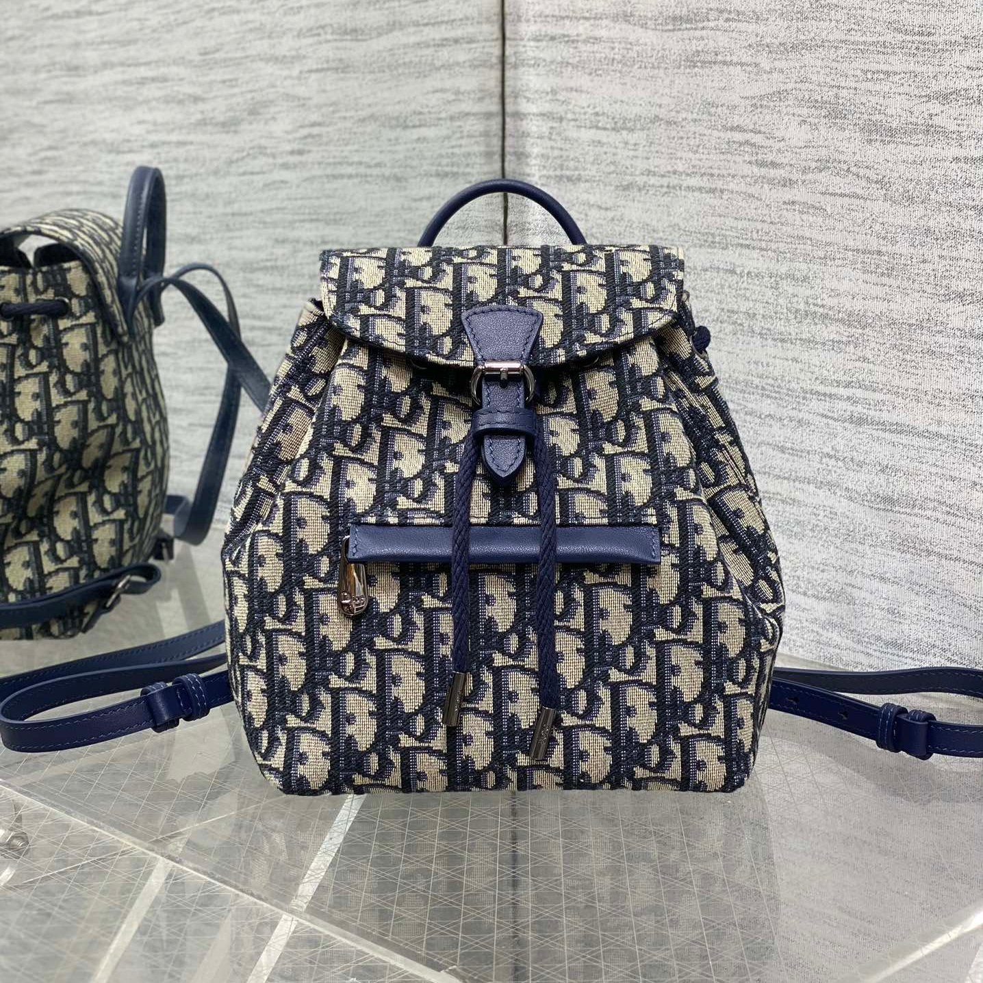 RUCKSACK 19 IN BLAU SCHIEFMONOGRAMM-JACQUARD