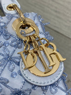 MICRO 12 LADY BAG IN CERULEAN BLUE SATIN MIT PERLENVERZIERUNG