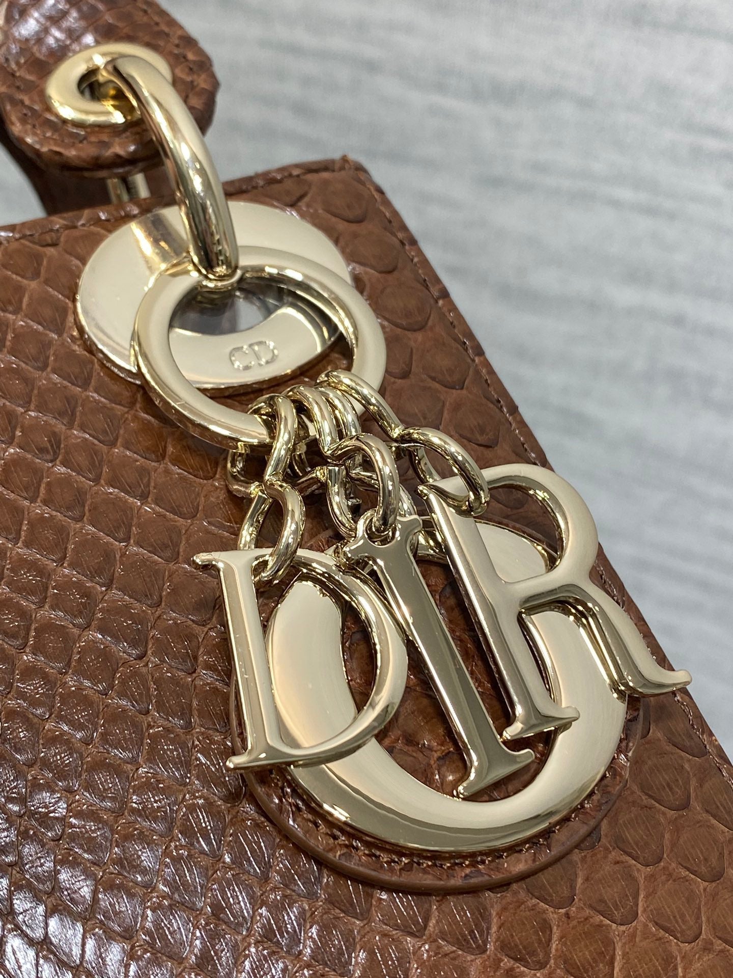 MINI 17 LADY BAG IN PEACAN BROWN METALLIC LAMMLEDER