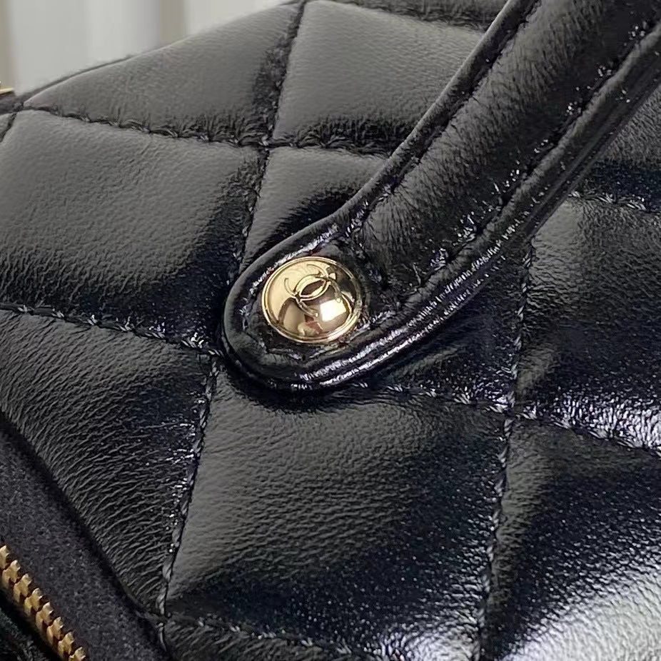 MITTLERE KAMERATASCHE 23 ZOLL SCHWARZES LAMMLEDER GOLDENE BESCHLÄGE 