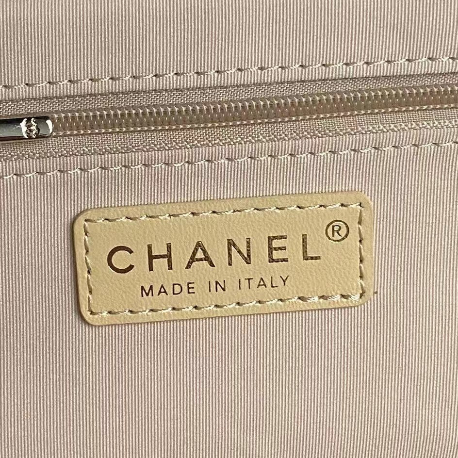 MITTLERE KAMERATASCHE 23 IN BEIGE GELB LAMMLEDER GOLDENE BESCHLÄGE 