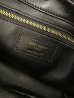 MINI 19 SCHWARZES GLÄNZENDES KALBSLEDER HOBO