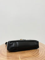 LE 5 À 7 BAG 24 HOBO AUS SCHWARZEM GLÄNZENDEM KALBSLEDER