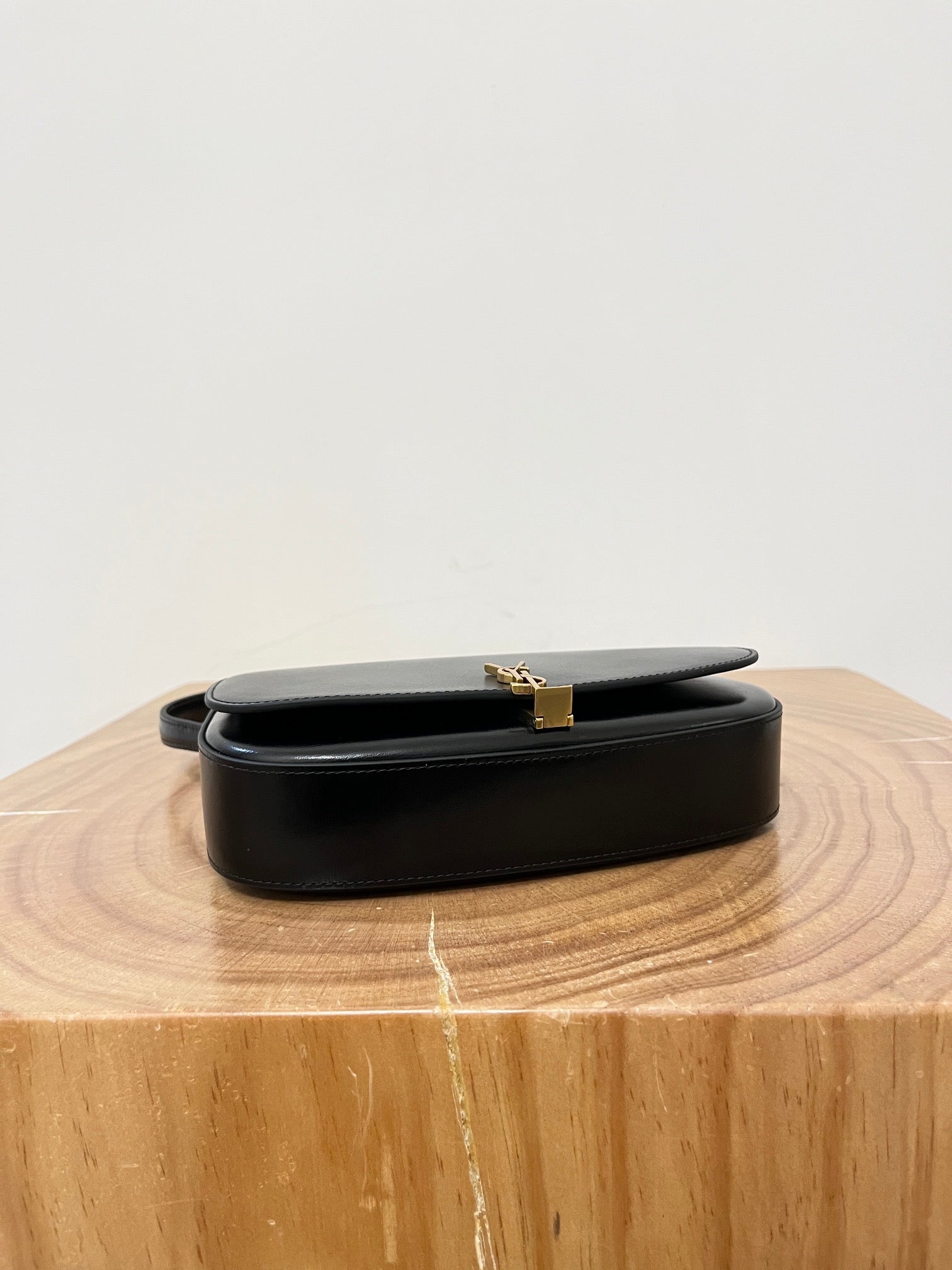 VOLTAIRE 17 SCHWARZE KALBSLEDER-TASCHE