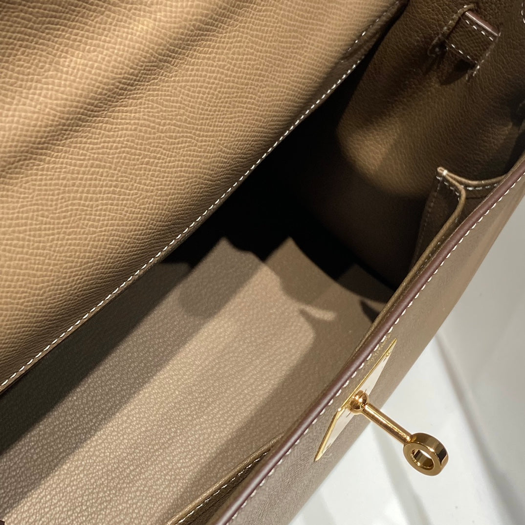 KELLY 32CM IN ETOUPE EPSOM CALFSKIN GOLD HARDWARE
