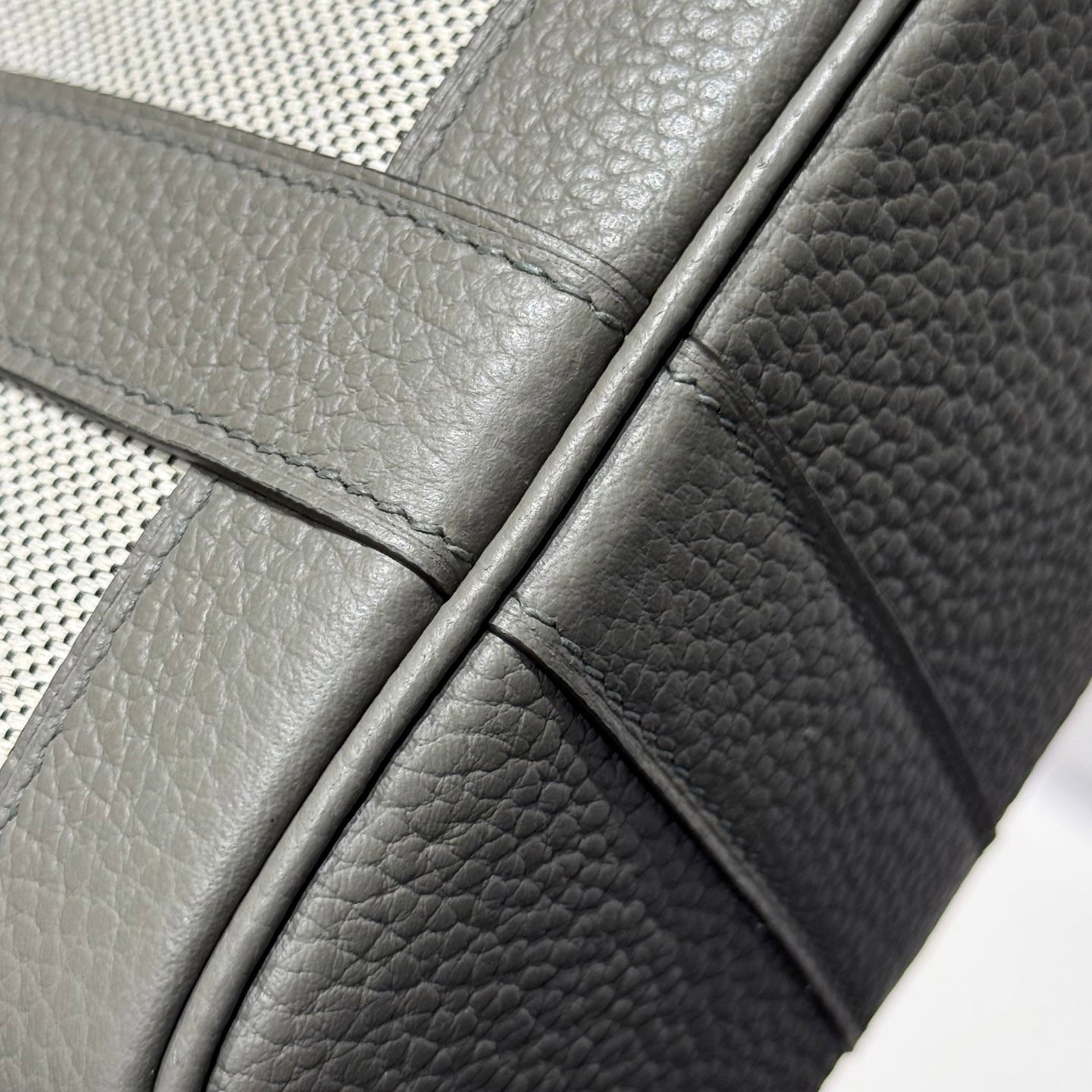 GARDEN PARTY 23CM IN WHITE TOILETS COTTON CANVAS AND GREY CALFSKIN