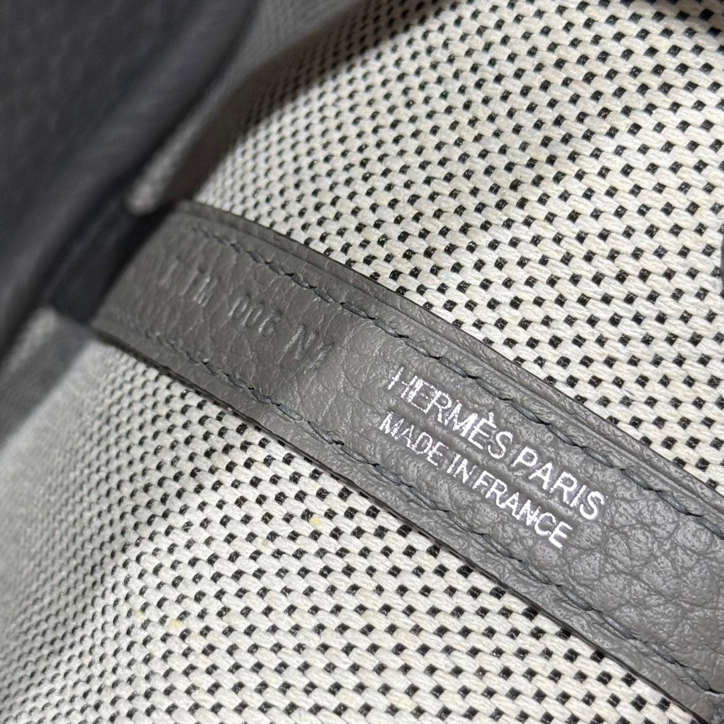 GARDEN PARTY 23CM IN WHITE TOILETS COTTON CANVAS AND GREY CALFSKIN