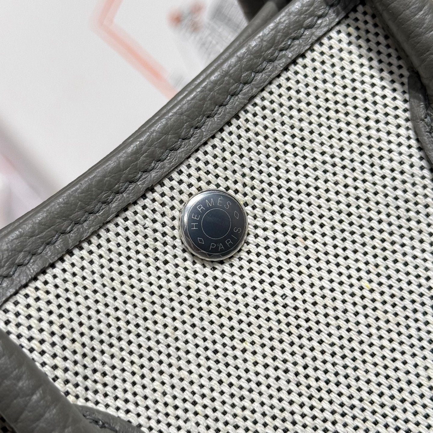 GARDEN PARTY 23CM IN WHITE TOILETS COTTON CANVAS AND GREY CALFSKIN