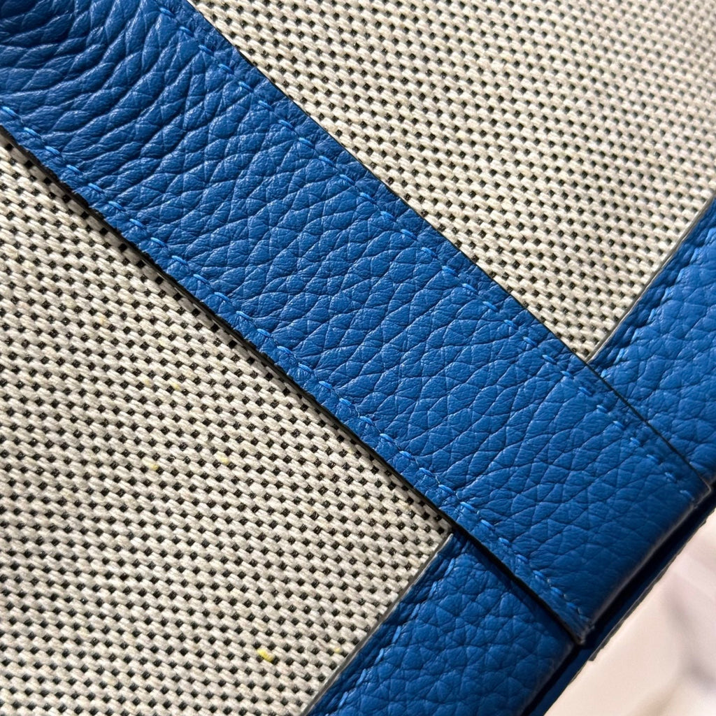 GARDEN PARTY 23CM IN WHITE MIX BLACK TOILETS COTTON CANVAS AND BLUE CALFSKIN