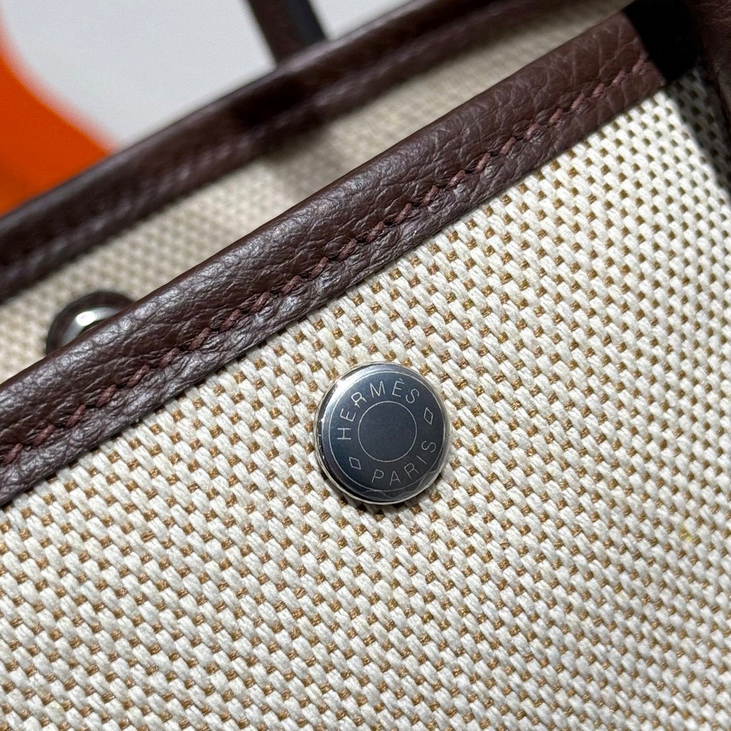 GARDEN PARTY 23CM IN BEIGE TOILETS COTTON CANVAS AND DARK BROWN CALFSKIN