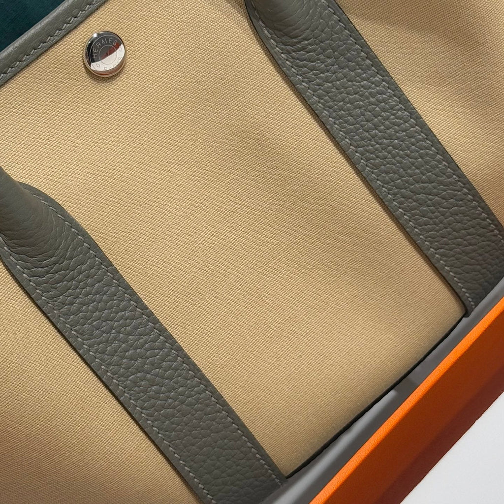 GARDEN PARTY 30CM IN DARK BEIGE TOILETS COTTON CANVAS AND GREY CALFSKIN