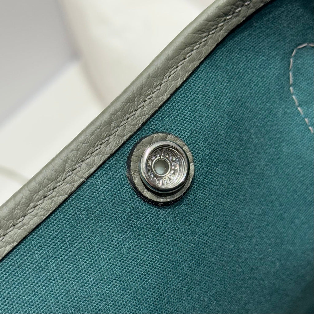 GARDEN PARTY 30CM IN DARK BEIGE TOILETS COTTON CANVAS AND GREY CALFSKIN