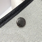 Gartenparty 30 cm in Weiß, Toiletten, Baumwoll-Canvas und schwarzes Kalbsleder