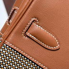 QUADRILLE BIRKIN 30CM IN GOLD SWIFT KALBSLEDER UND SCHWARZ/WEISS/BRAUNEM TOILE-CANVAS