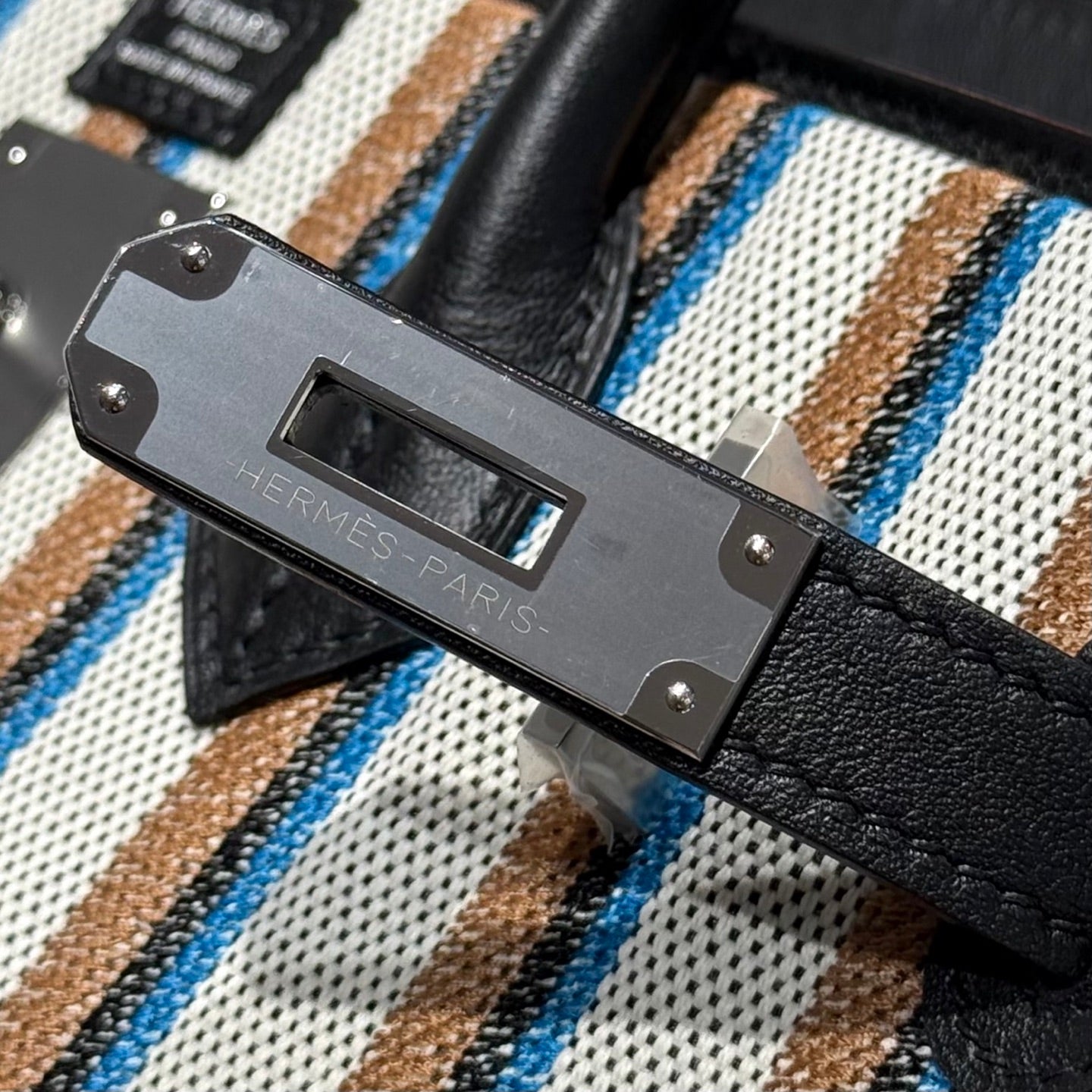 BIRKIN SHOULDER 29 IN BLACK CALFSKIN ÉCRU/NOIR/FAUVE/NOIR/BLEU ZANZIBAR EMBROIDERY CANVAS