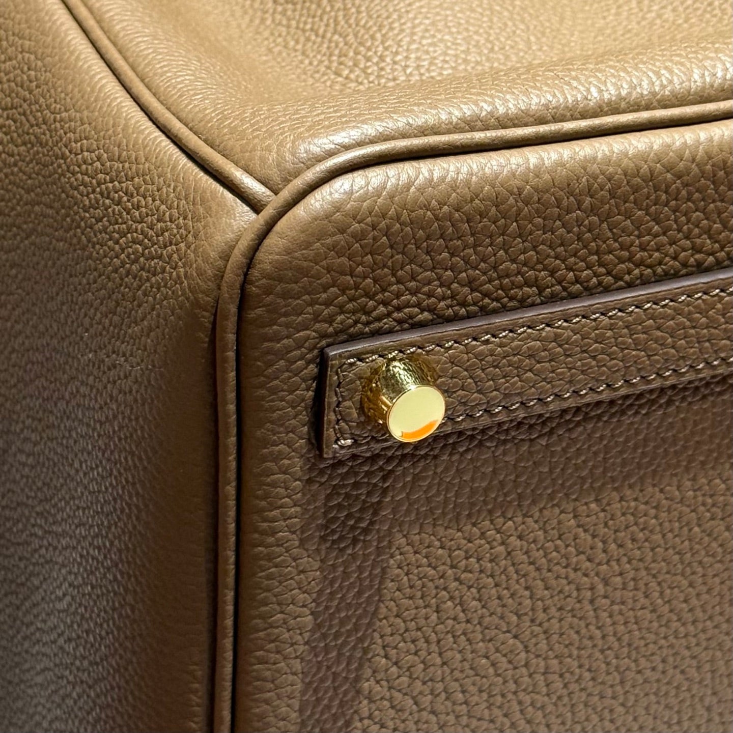 25S HERMES BIRKIN 30 IN DUNKELBRAUNEM KALBSLEDER GOLDENE BESCHLÄGE