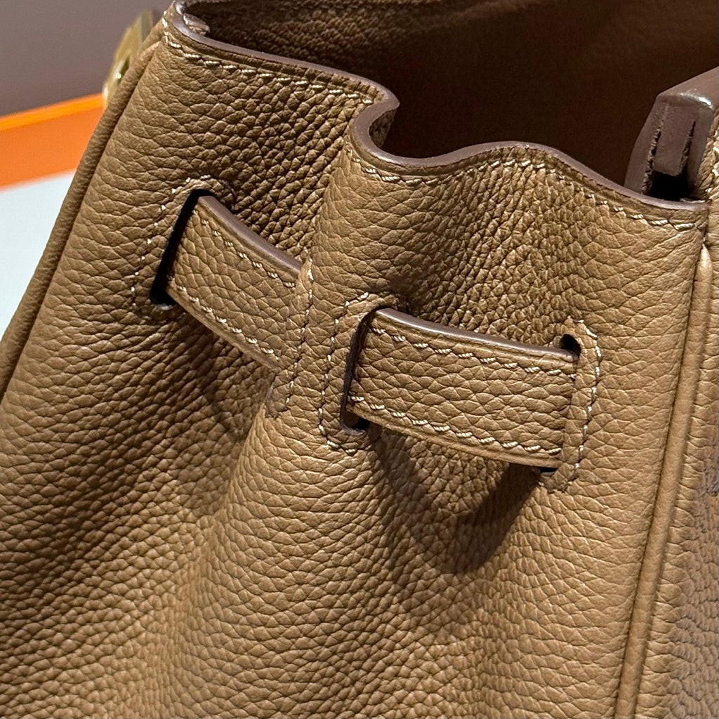 25S HERMES BIRKIN 30 IN DUNKELBRAUNEM KALBSLEDER GOLDENE BESCHLÄGE