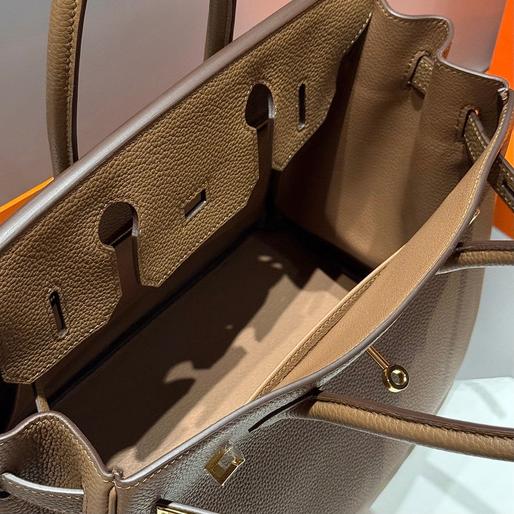 25S HERMES BIRKIN 30 IN DUNKELBRAUNEM KALBSLEDER GOLDENE BESCHLÄGE