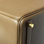 25S HERMES BIRKIN 25 IN DUNKELBRAUNEM KALBSLEDER MIT GOLDENEN BESCHLÄGEN