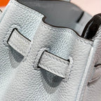 HERMES 25S MEDIUM BIRKIN 25 IN WOLKENBLAUEM KALBSLEDER SILBERNE BESCHLÄGE