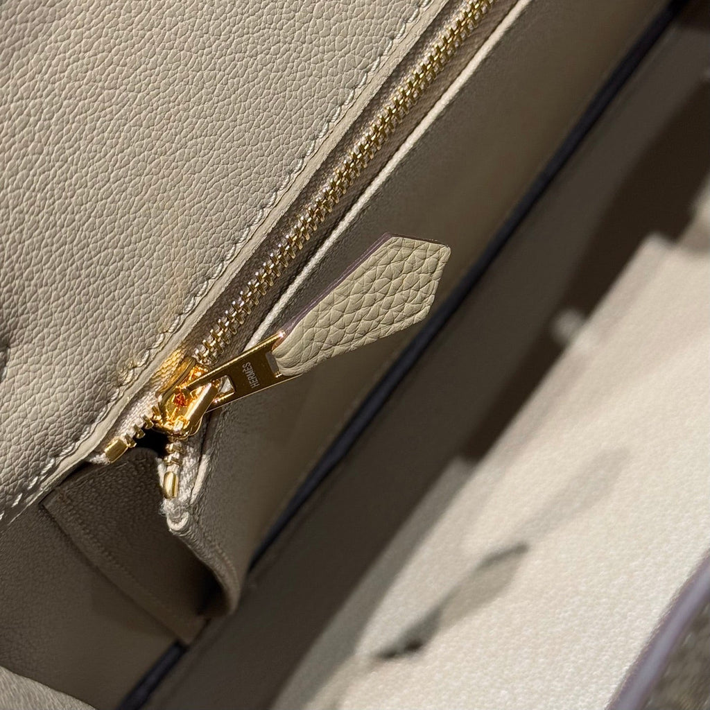 HERMES 25S MEDIUM BIRKIN 25 IN DUNKELKHAKI-KALBLEDER GOLDENE BESCHLÄGE