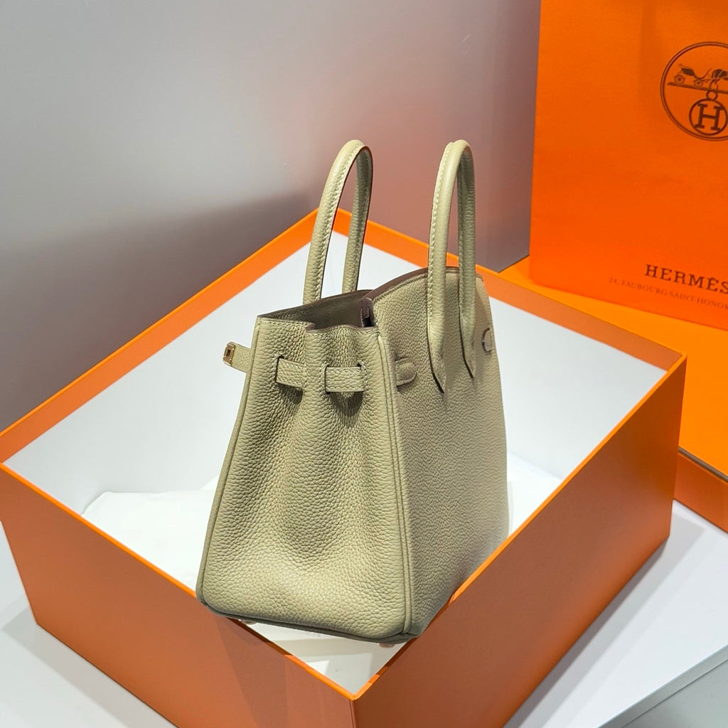 HERMES 25S MEDIUM BIRKIN 25 IN DUNKELKHAKI-KALBLEDER GOLDENE BESCHLÄGE