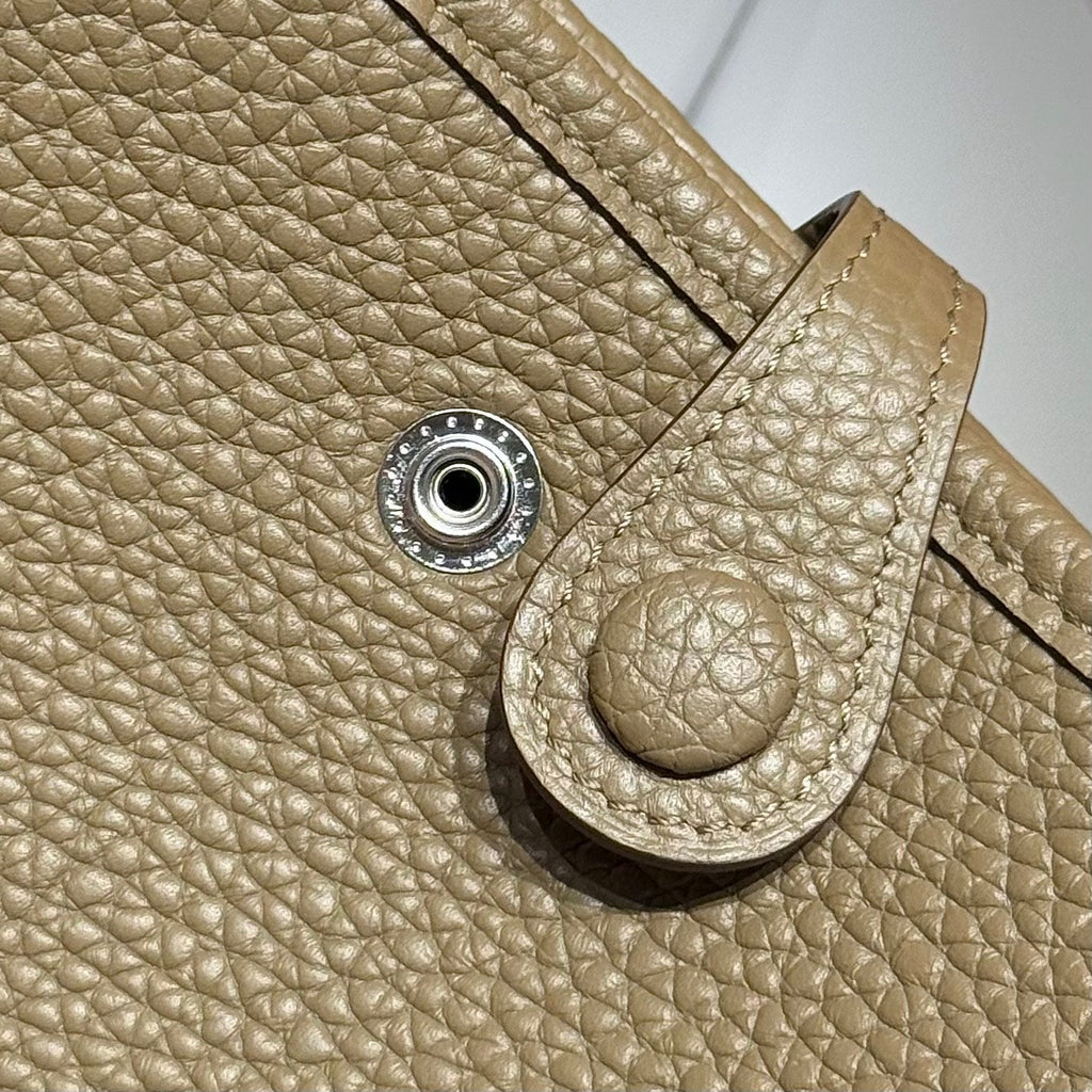 HERMES 25S MINI EVELYNE 18 IN BEIGE MARFA PATTERNED STRAP CALFSKIN SILVER HARDWARE