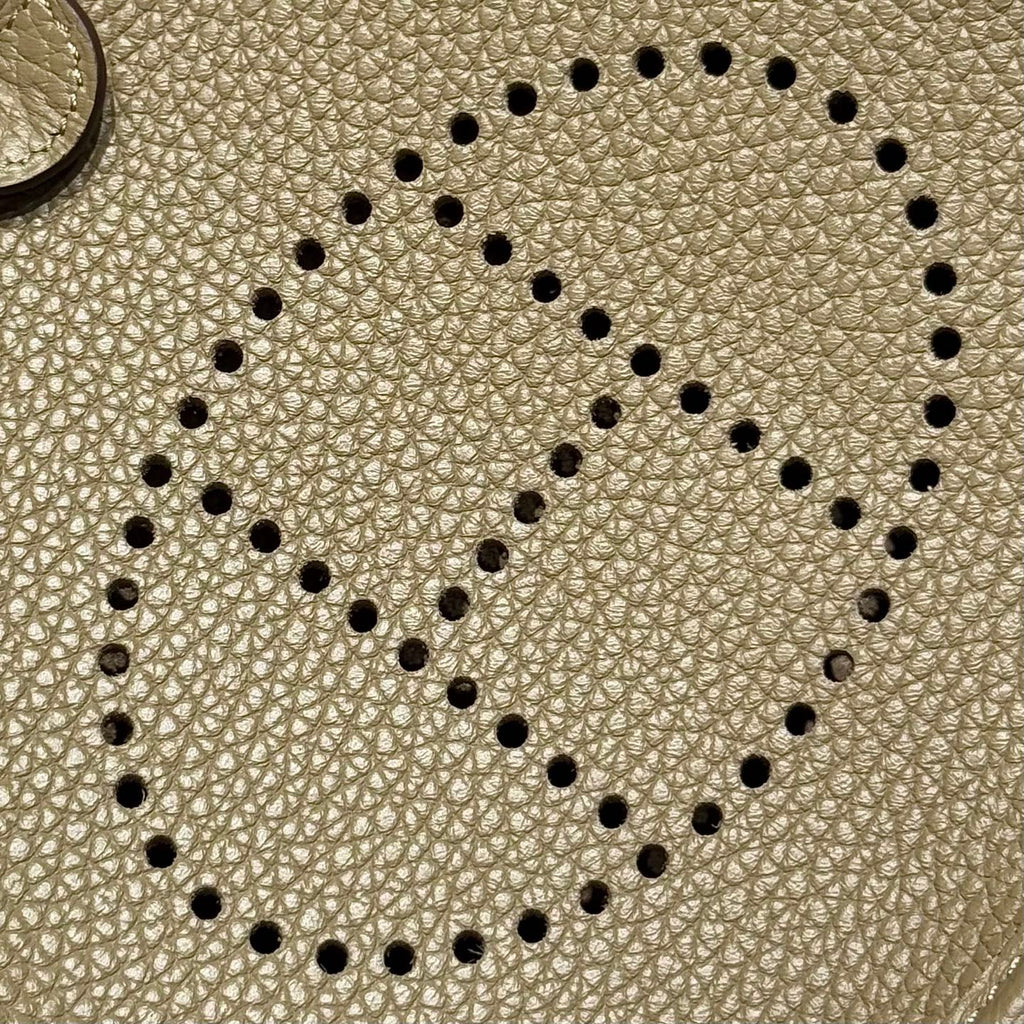 HERMES 25S MINI EVELYNE 18 IN BEIGE MARFA PATTERNED STRAP CALFSKIN SILVER HARDWARE