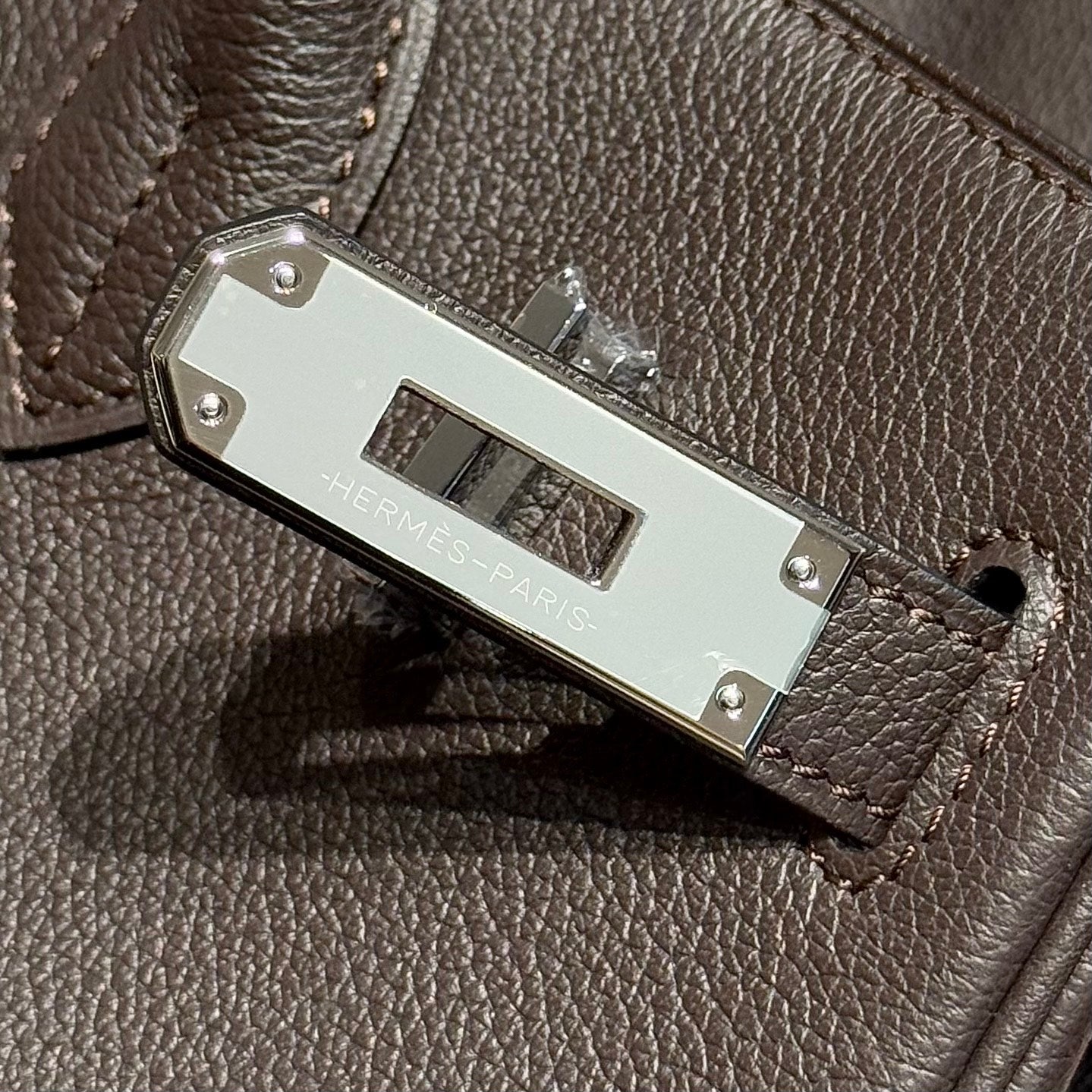 HERMES 25S SCHULTER BIRKIN 29 IN ANTHRABUTTER-KALBLEDER MIT SILBERNEN BESCHLÄGEN