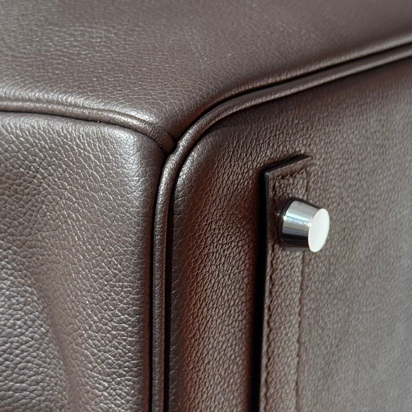 HERMES 25S SCHULTER BIRKIN 29 IN ANTHRABUTTER-KALBLEDER MIT SILBERNEN BESCHLÄGEN