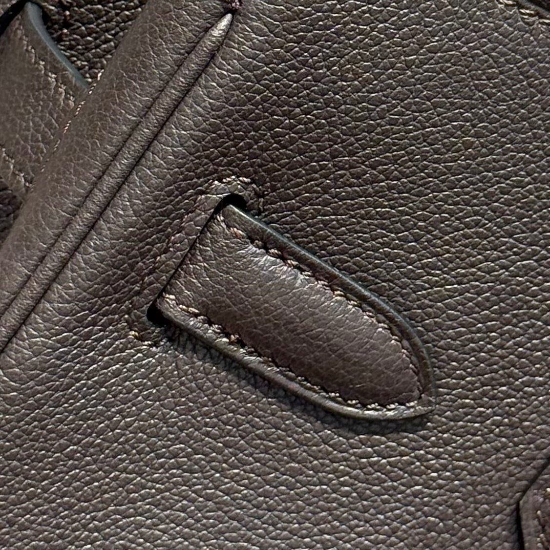 HERMES 25S SCHULTER BIRKIN 29 IN ANTHRABUTTER-KALBLEDER MIT SILBERNEN BESCHLÄGEN