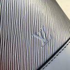 NOÉ MM 33 IN SCHWARZEM EPI-LEDER