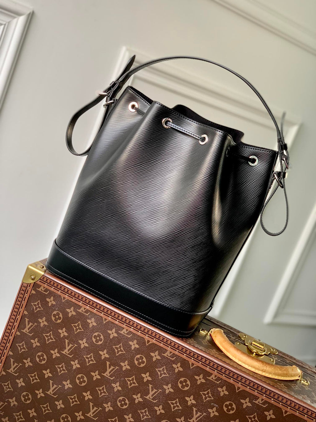 NOÉ MM 33 IN SCHWARZEM EPI-LEDER