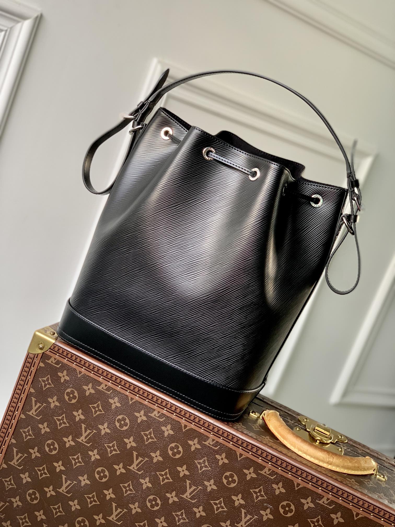 NOÉ MM 33 IN BLACK EPI LEATHER