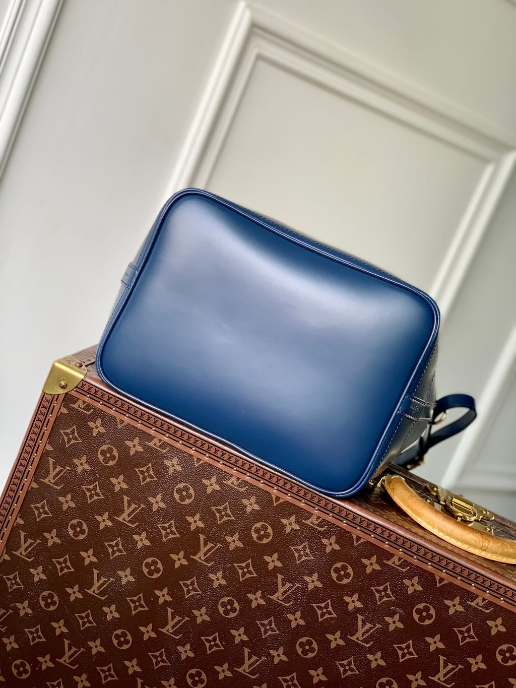 NOÉ MM 33 IN SAPPHIRE EPI LEDER