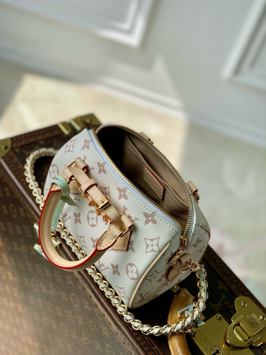 MINI SPEEDY BAG GRÜNER CHARM 18 IN HELLBRAUN MONOGRAMM DUNE BESCHICHTETES CANVAS