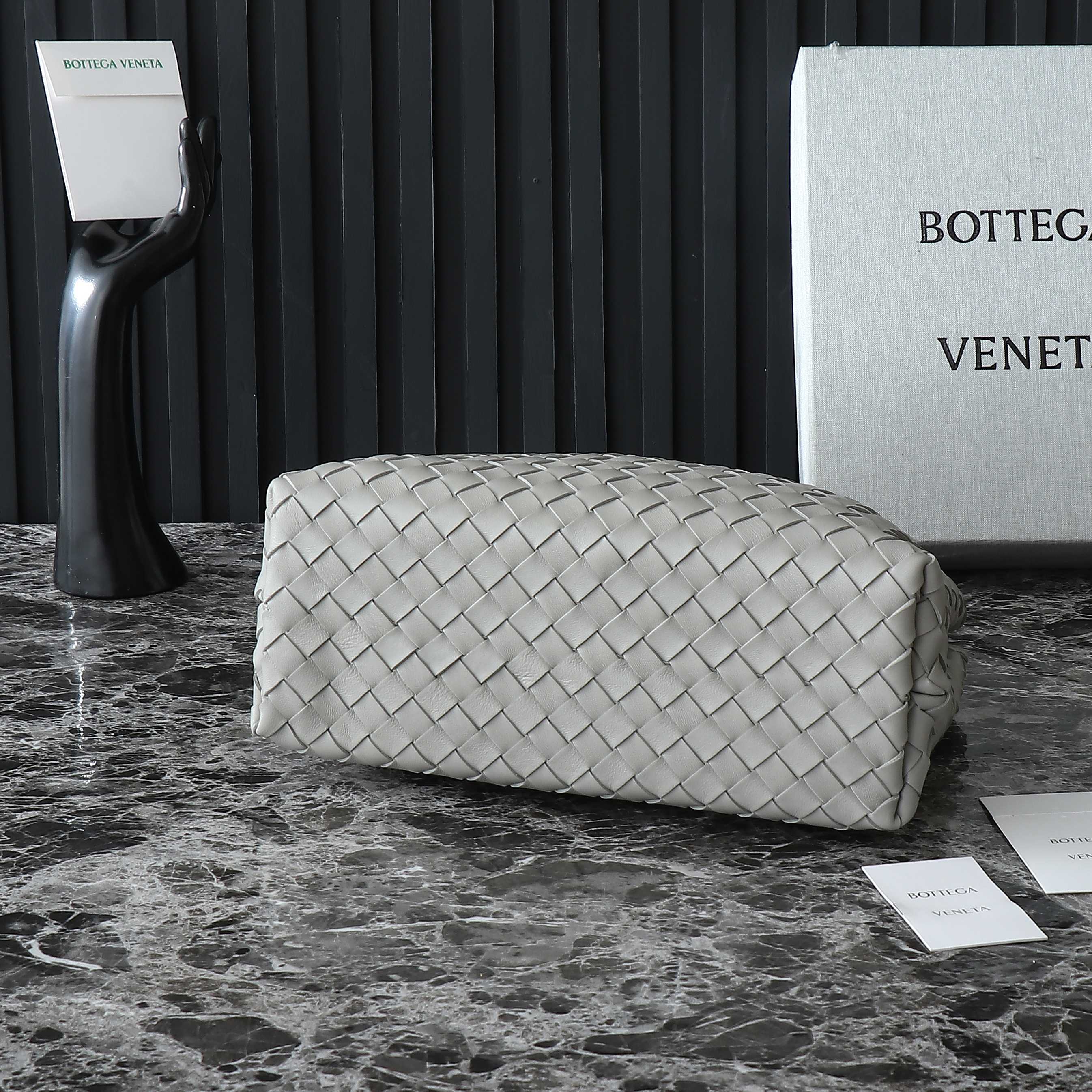 BV MEDIUM ANDIAMO 32CM GRAUES LAMMFELL