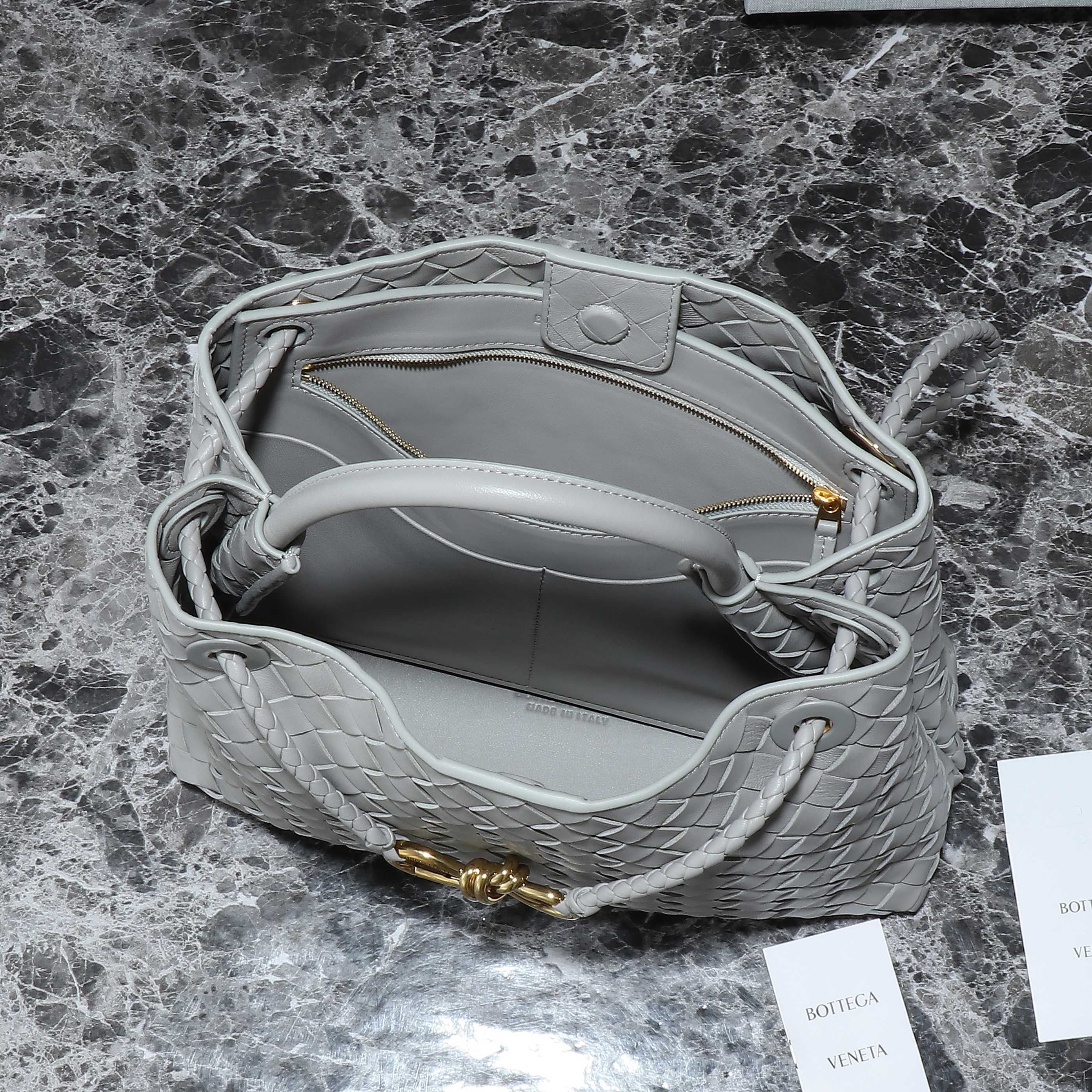 BV MEDIUM ANDIAMO 32CM GRAUES LAMMFELL