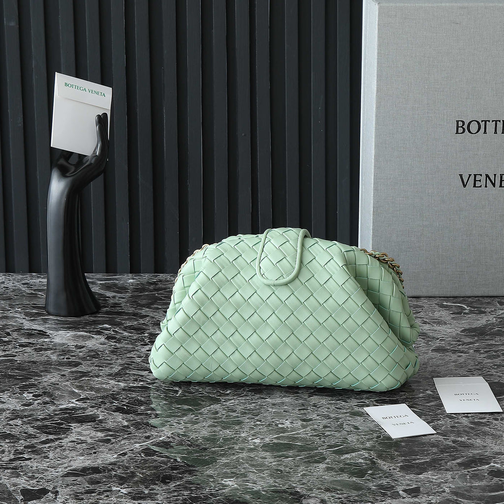 Teen Lauren 1980 mit Kette, Größe 31,5, hellgrünes Leder, goldene Hardware 