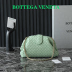 Teen Lauren 1980 mit Kette, Größe 31,5, hellgrünes Leder, goldene Hardware 