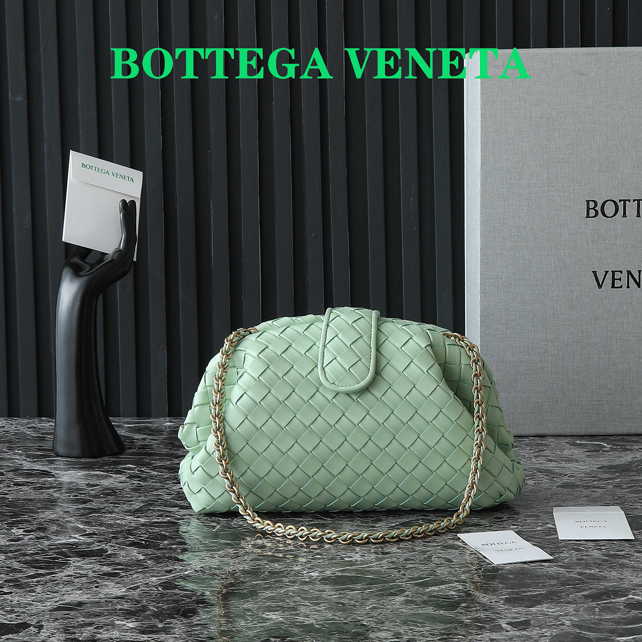 Teen Lauren 1980 mit Kette, Größe 31,5, hellgrünes Leder, goldene Hardware 