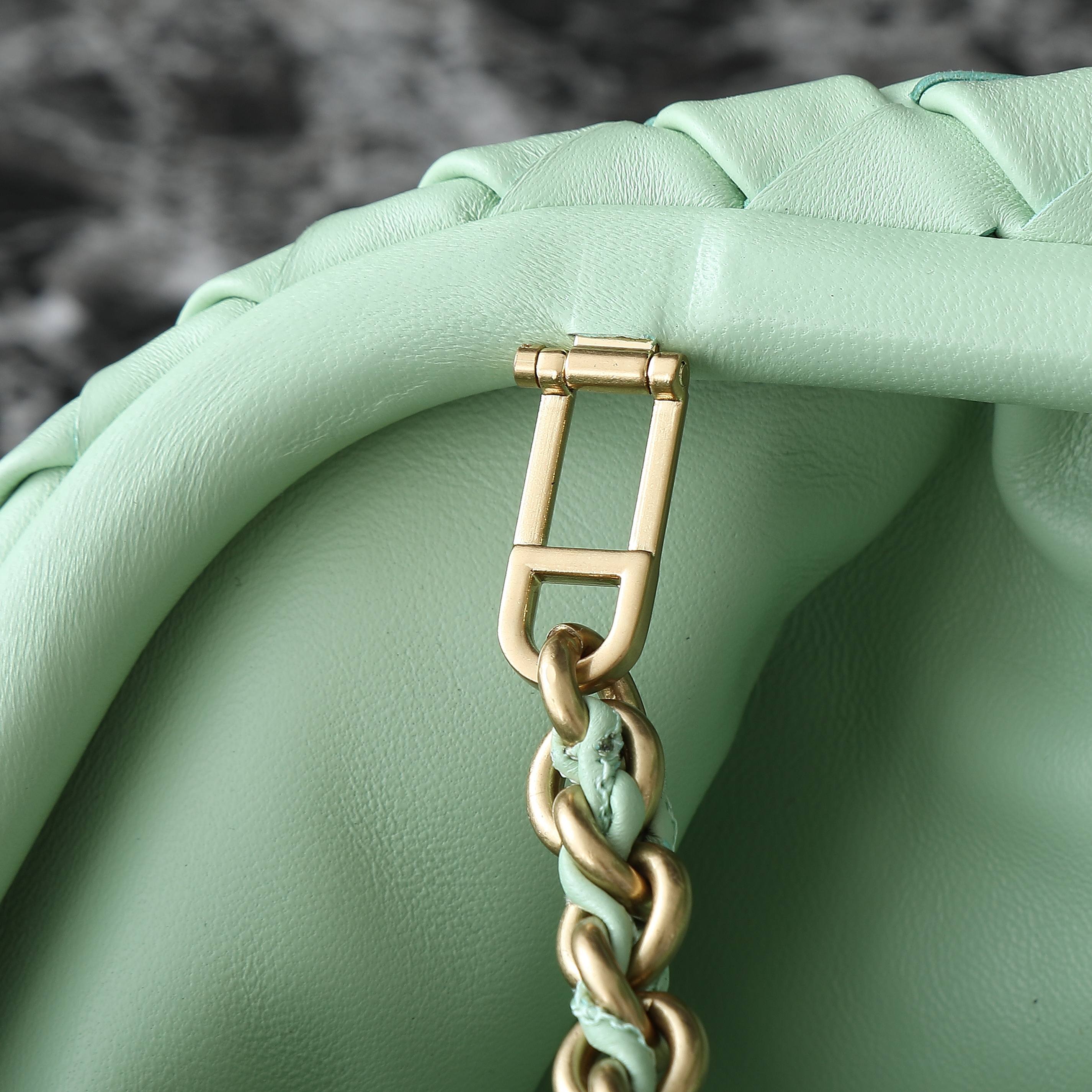 Teen Lauren 1980 mit Kette, Größe 31,5, hellgrünes Leder, goldene Hardware 