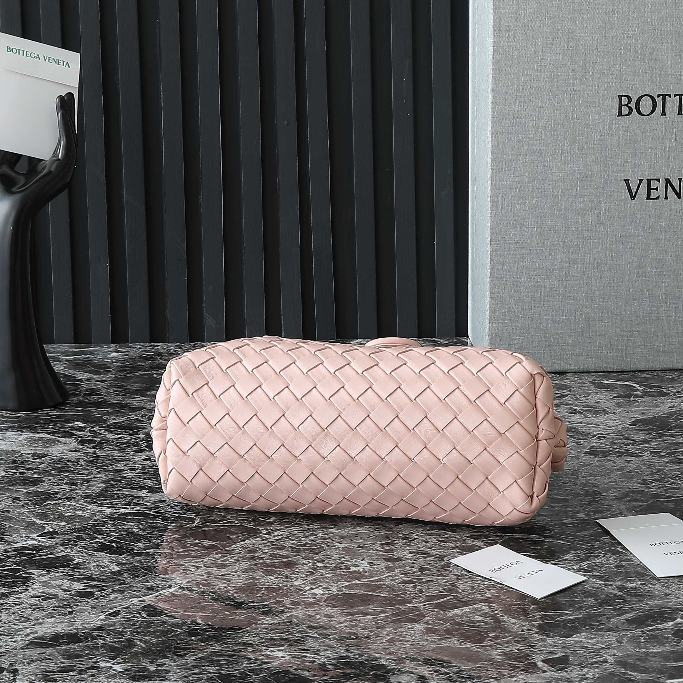 LAUREN 1980 TASCHE 31 IN MELON PINK LAMMLEDER GOLDENER TRAGERIEMEN