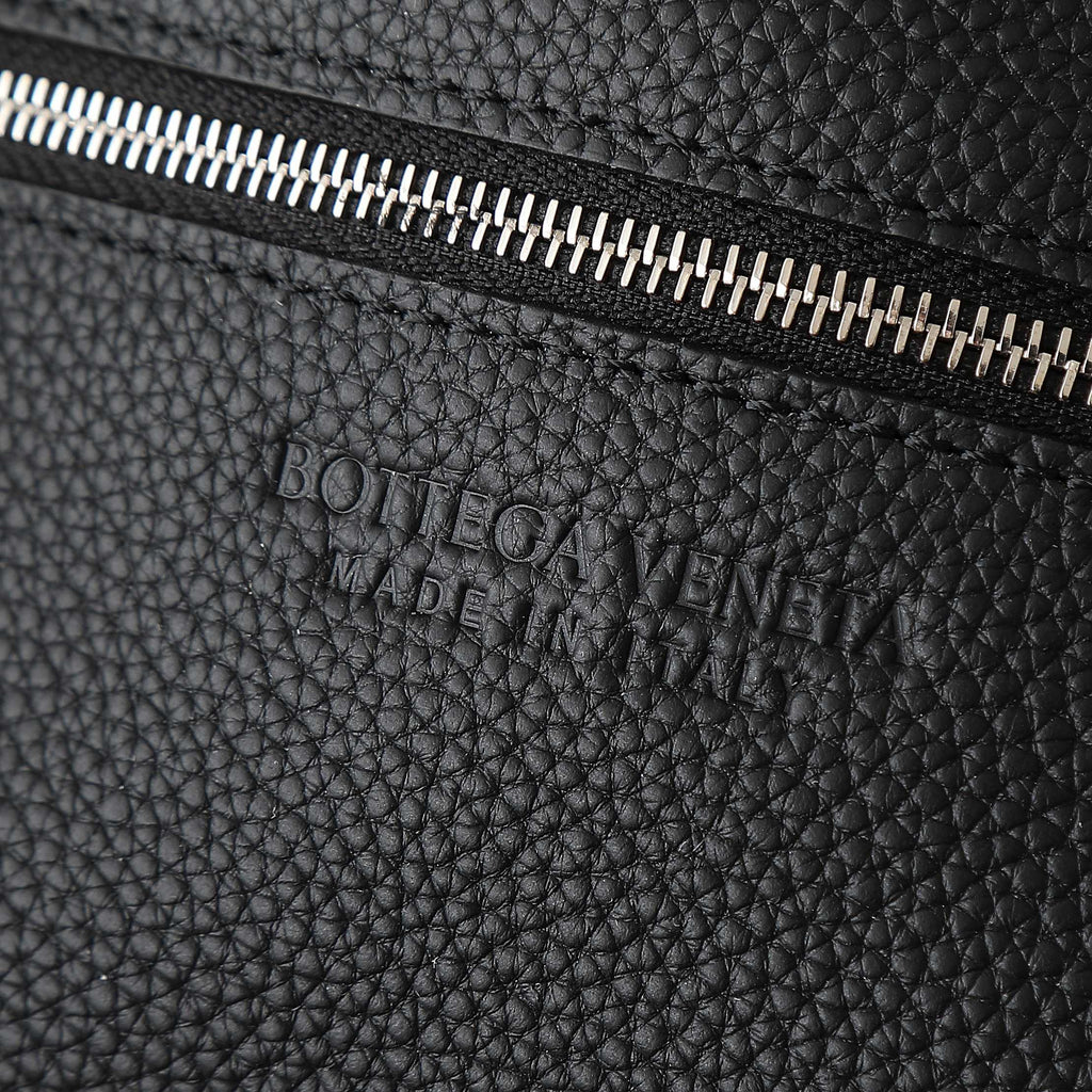 BOTTEGA VENETA 25S DIAGO 22 IN SCHWARZEM KALBSLEDER SILBERNE BESCHLÄGE