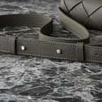 BOTTEGA VENETA 25S DIAGO 22 IN DUNKELOLIVEM KALBSLEDER SILBERNE BESCHLÄGE